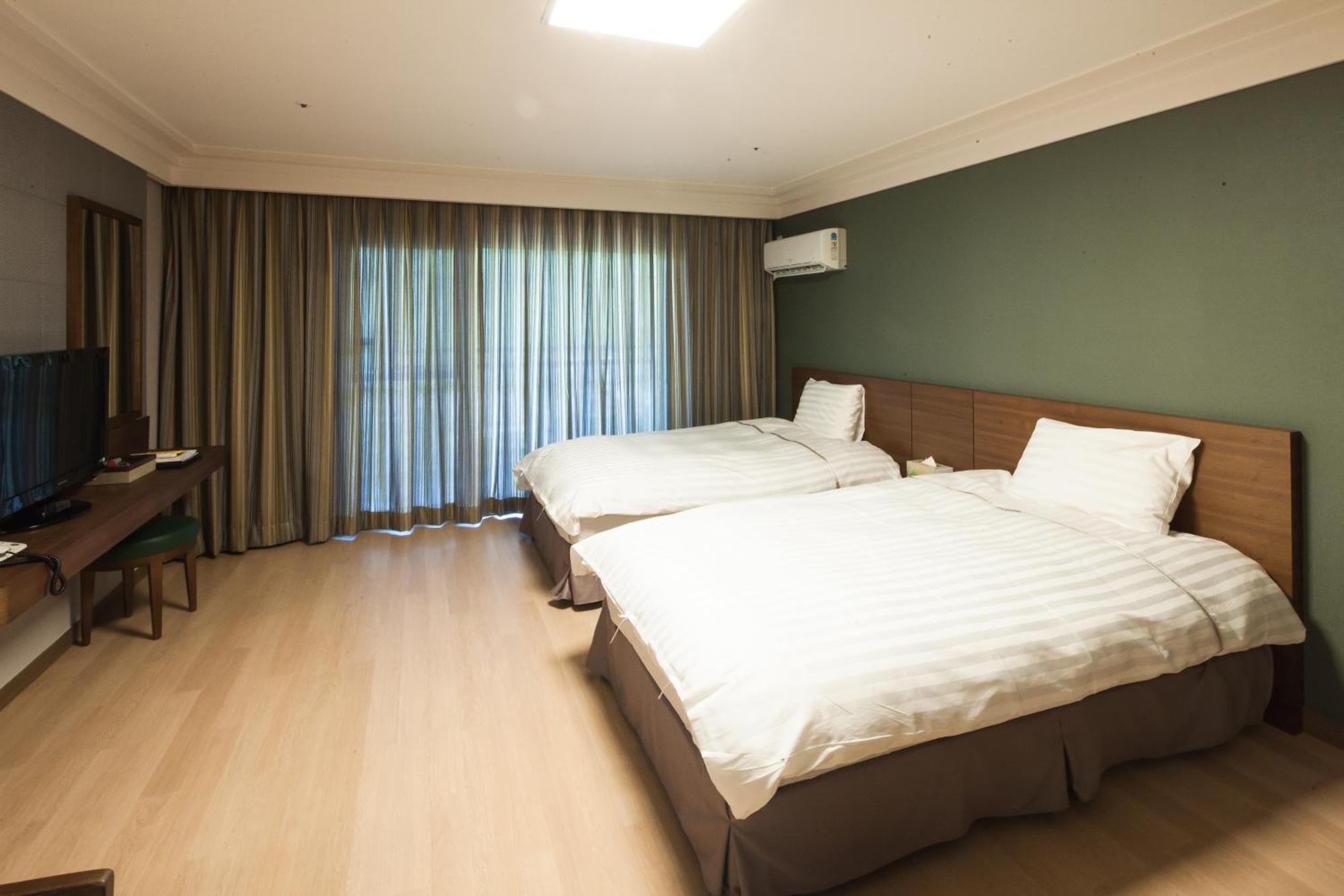 วิวัลดิพาร์ค Hotel ฮองชอน ภายนอก รูปภาพ