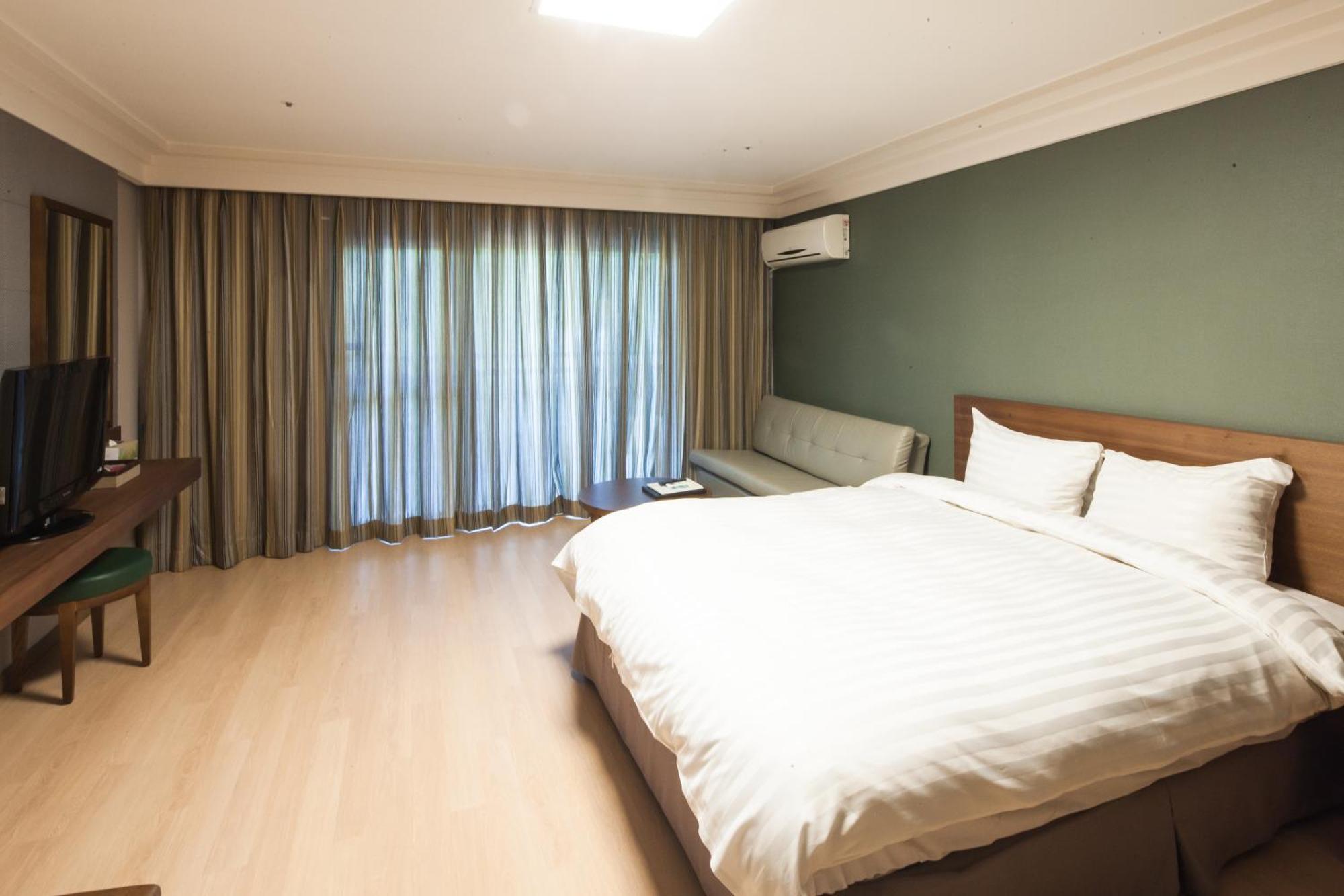 วิวัลดิพาร์ค Hotel ฮองชอน ภายนอก รูปภาพ